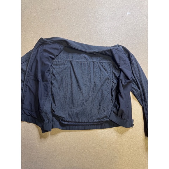 Lululemon Textured croped Jacket Black Full Zip Lightweight Women's $89 - Picture 8 of 12